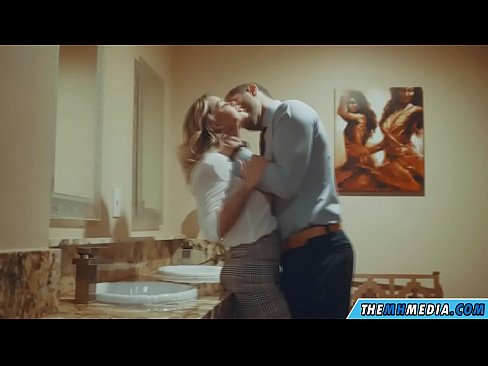 ❤️ Döşlü sarışın sizi ictimai tualetdə aldatdıqda ❤ Sadəcə porno az.vegasservice.ru ﹏